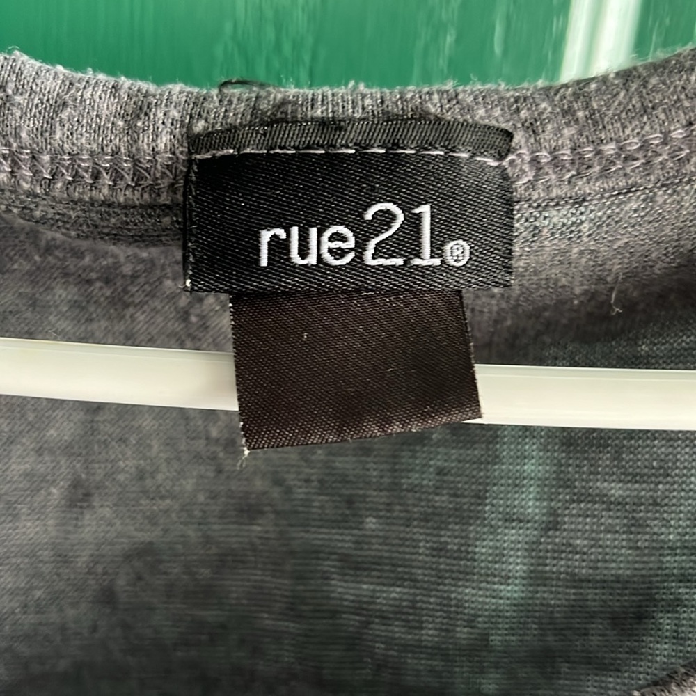 Colorblock top - Picture 2 of 2